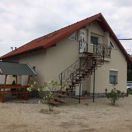 Báró Berg Apartman Apartman Kapuvár Kültér fotó